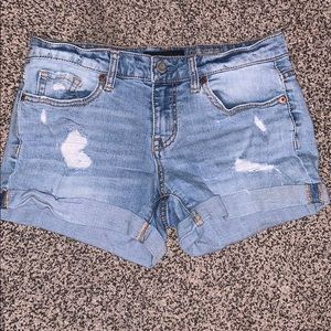 Size 4 Aeropostale light ripped  jean shorts!